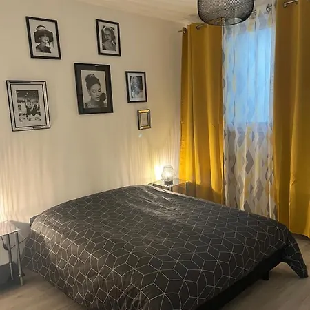 Le Mendes Apartment Evron
