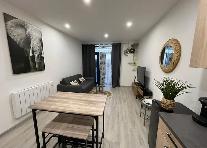 Lägenhet Le Mendes Évron