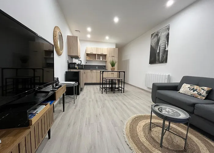 Le Mendes Lägenhet Évron